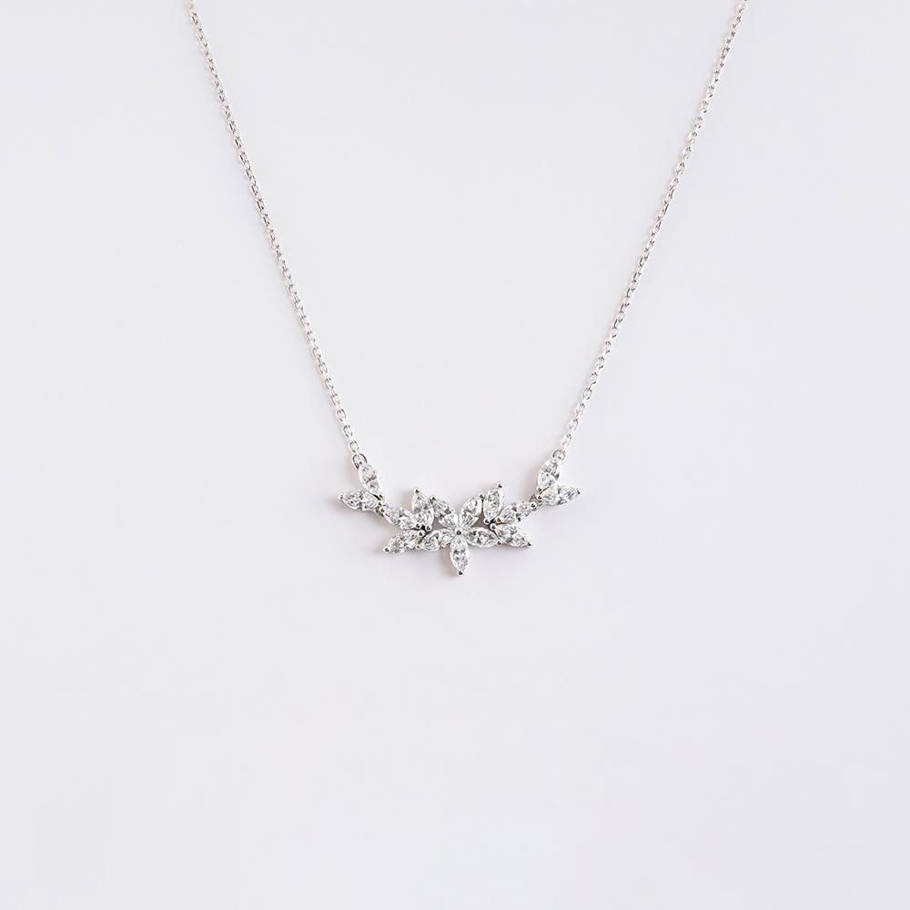 Marquise Flower diamond pendant 18K White Gold | 3CT