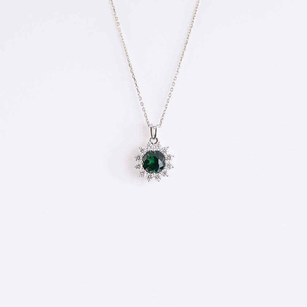 Emerald diamond necklace 18 K | 1.2CT
